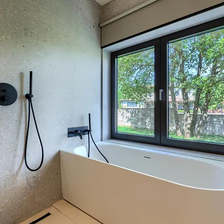 Lavis By Interhome