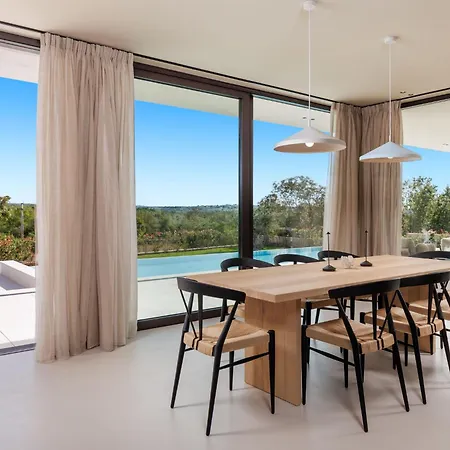 Lavis By Interhome