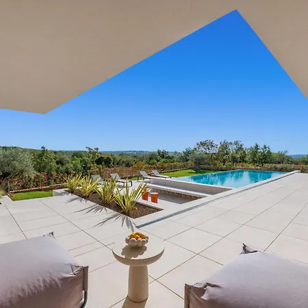 Vila Lavis By Interhome